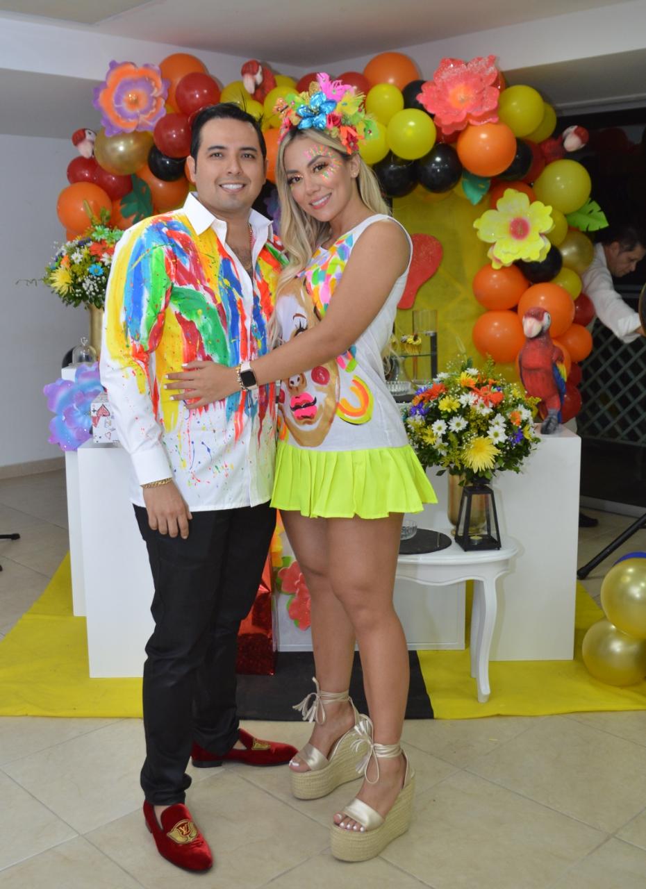 Daniel Felipe Arce Polania junto a su novia Karol Tatiana Zambrano Bautista.
